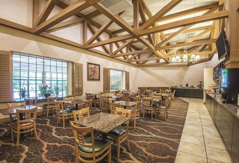 Отель La Quinta By Wyndham Silverthorne   Summit Co