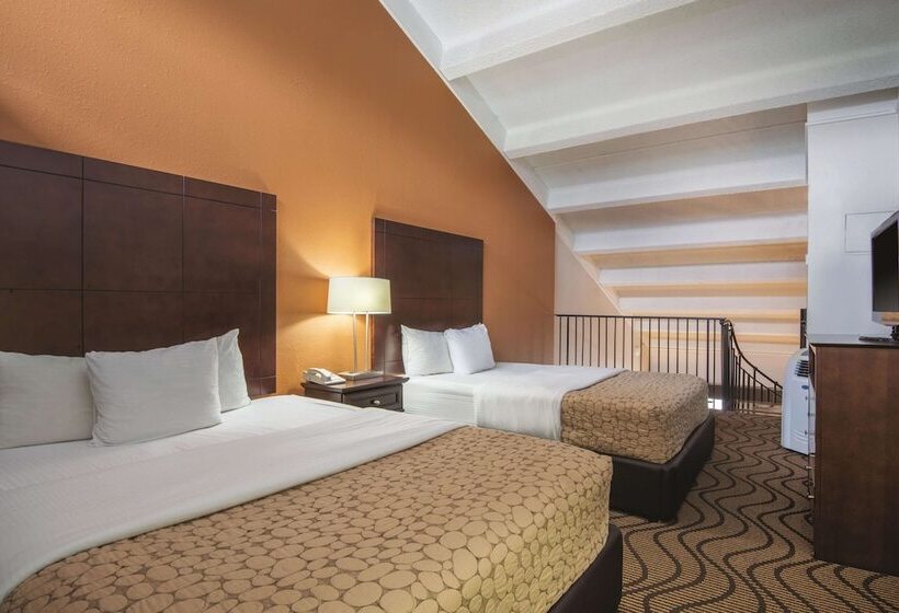 Отель La Quinta By Wyndham Silverthorne   Summit Co