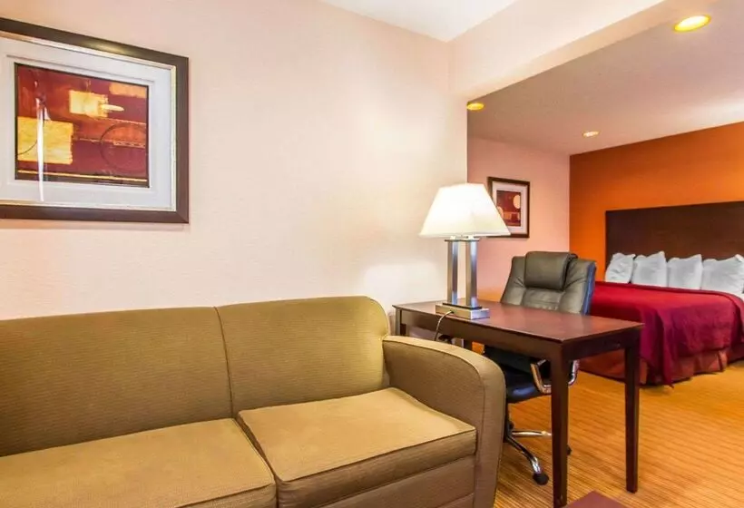 هتل Quality Inn & Suites