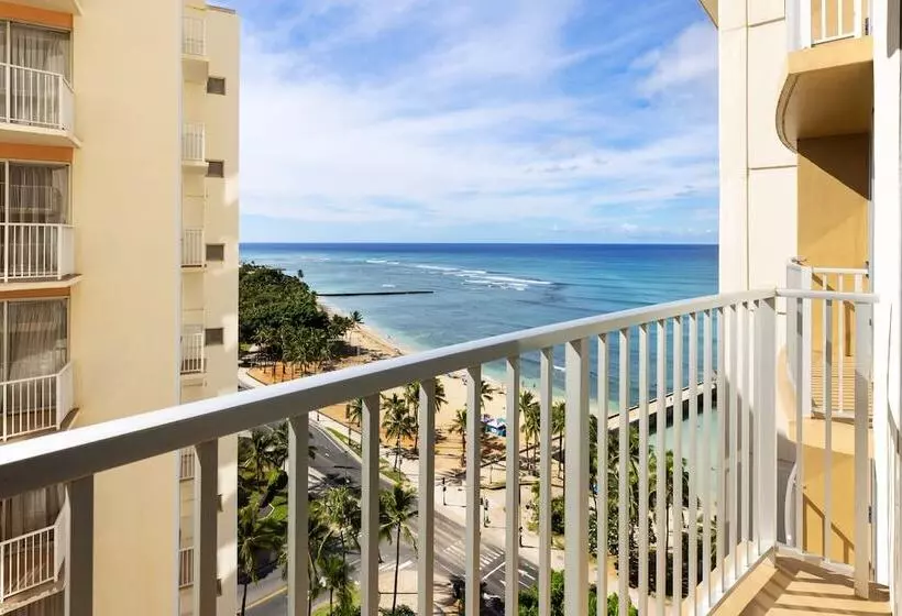 Отель The Twin Fin