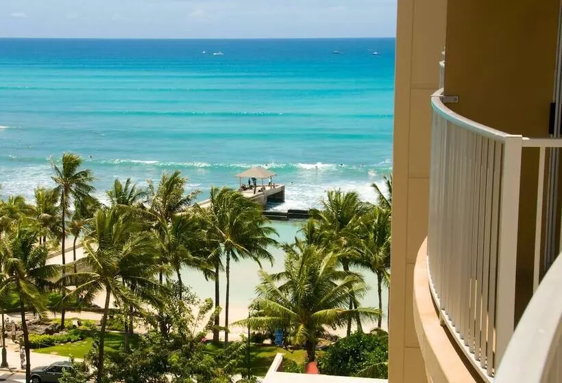 Отель The Twin Fin