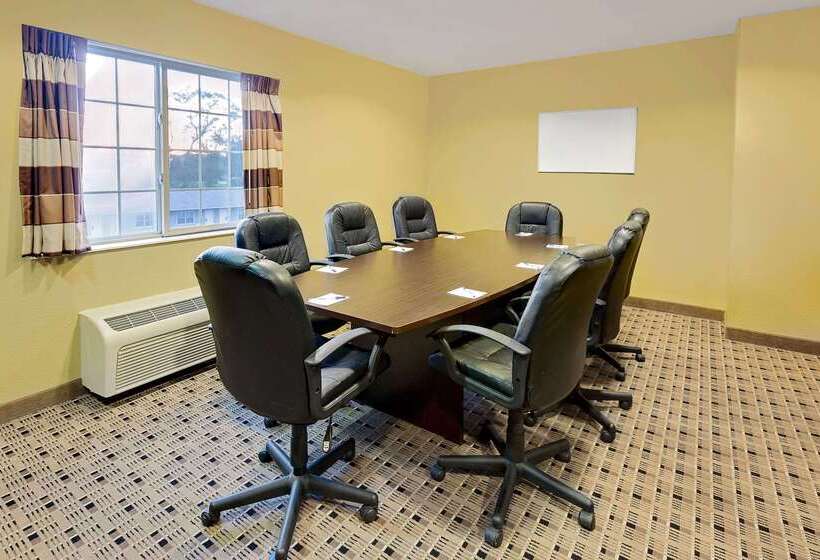 Microtel Inn & Suites By Wyndham Prairie Du Chien