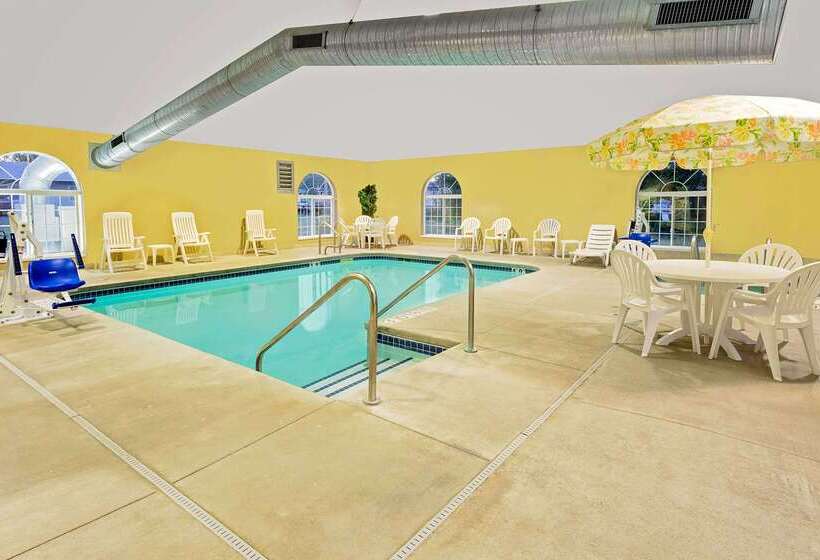 Microtel Inn & Suites By Wyndham Prairie Du Chien