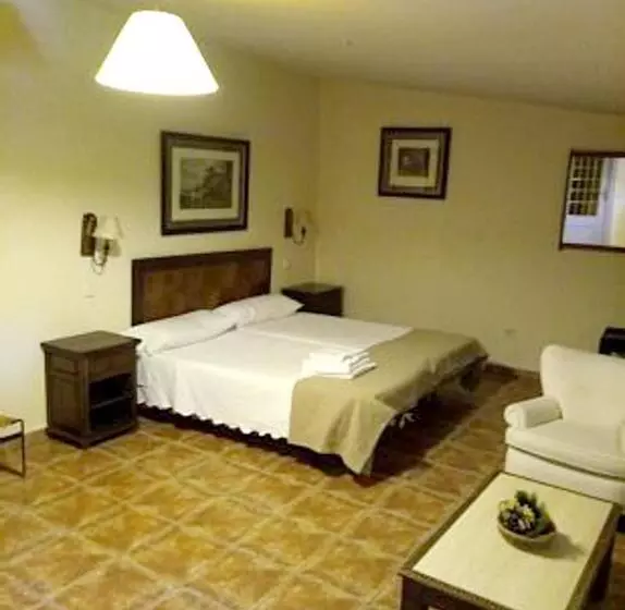 Spacious Villa With Private Pool Campo De Cuellar