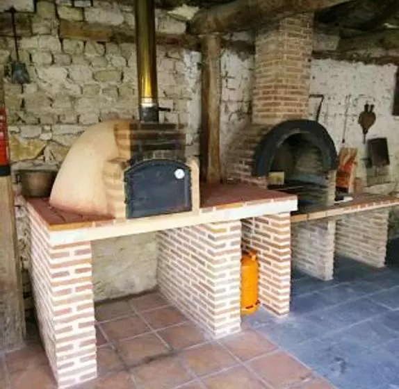 Spacious Villa With Private Pool Campo De Cuellar