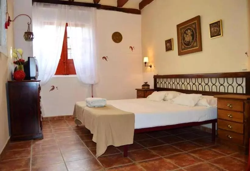 Spacious Villa With Private Pool Campo De Cuellar