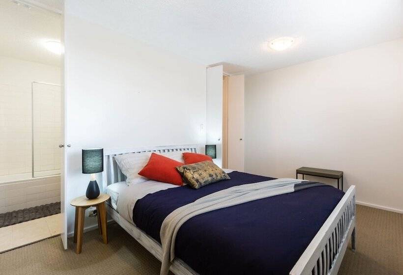 Brooke, 1bdr St.kilda Apartment