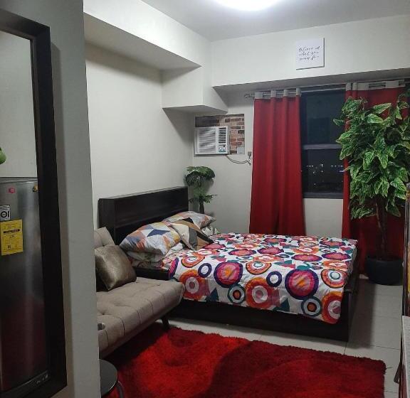 Horizons 101, Studio Good For 2 Person