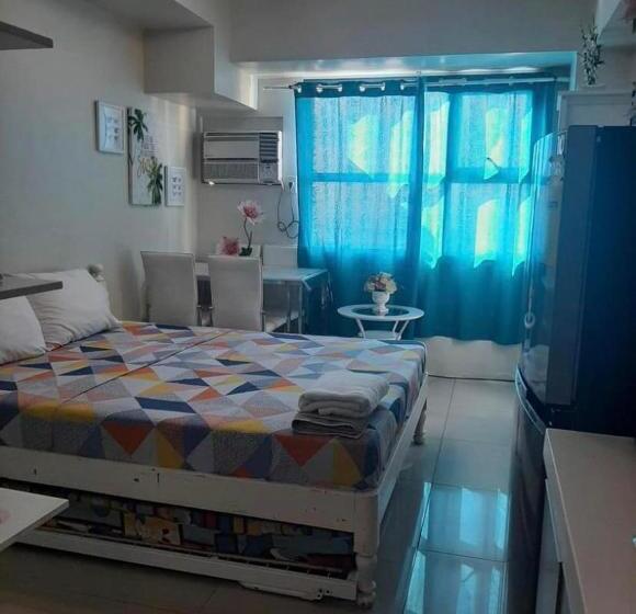 Horizons 101, Studio Good For 2 Person