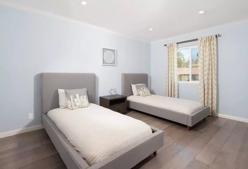 Radiant Estate New Luxury Cali 3 Bd!