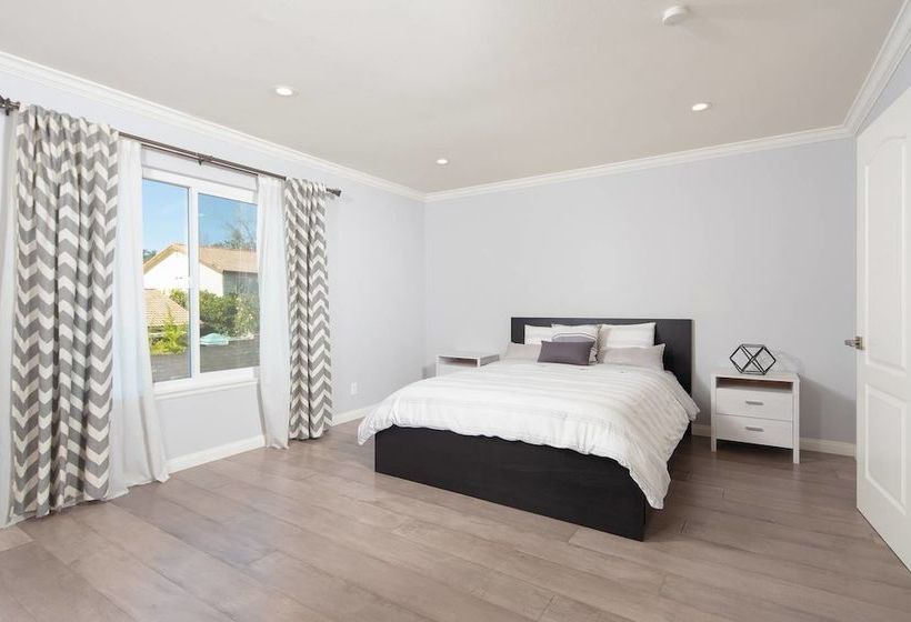 Radiant Estate New Luxury Cali 3 Bd!