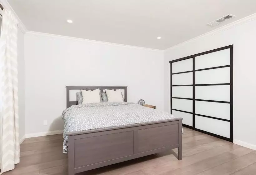 Radiant Estate New Luxury Cali 3 Bd!