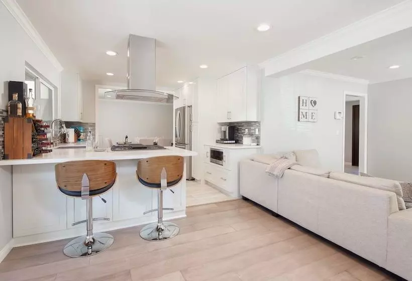 Radiant Estate New Luxury Cali 3 Bd!