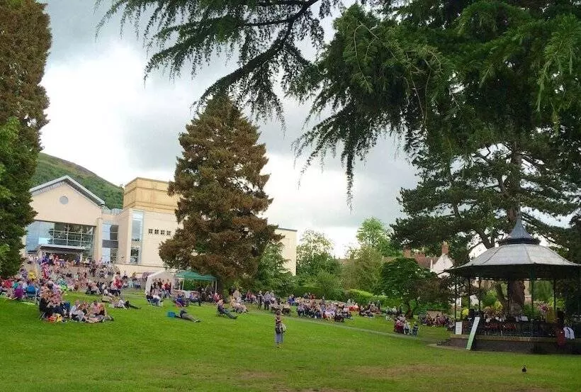 Malvern Holiday Garden Flat