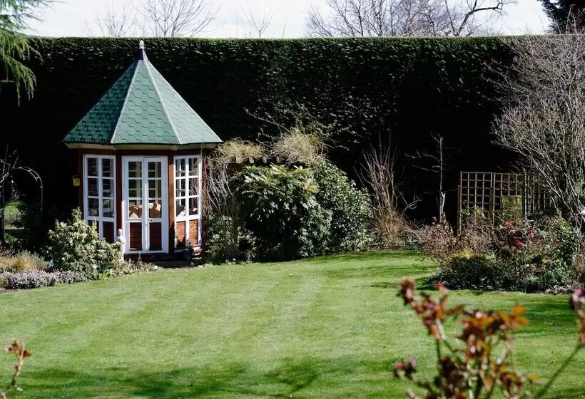 Malvern Holiday Garden Flat