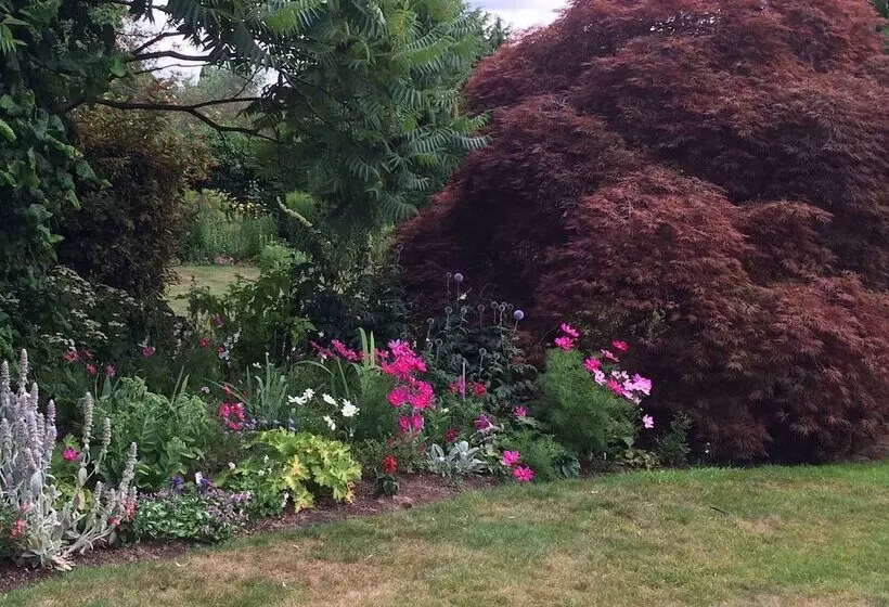 Malvern Holiday Garden Flat