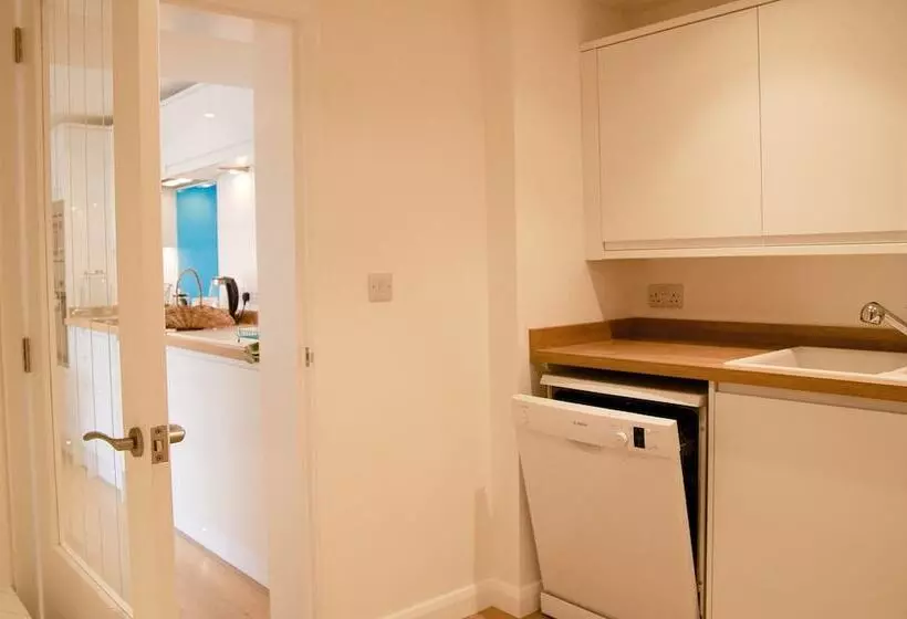 Malvern Holiday Garden Flat