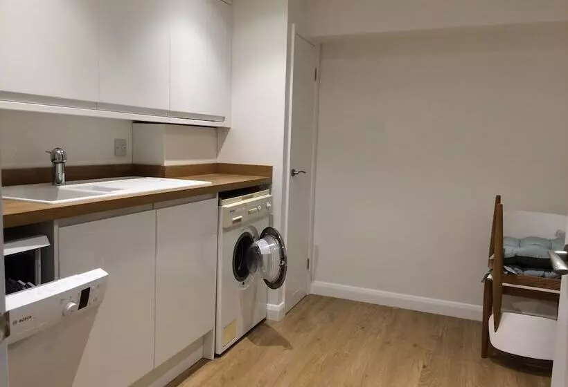 Malvern Holiday Garden Flat