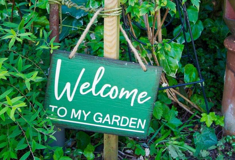 Malvern Holiday Garden Flat