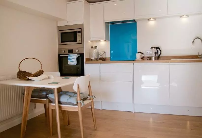 Malvern Holiday Garden Flat