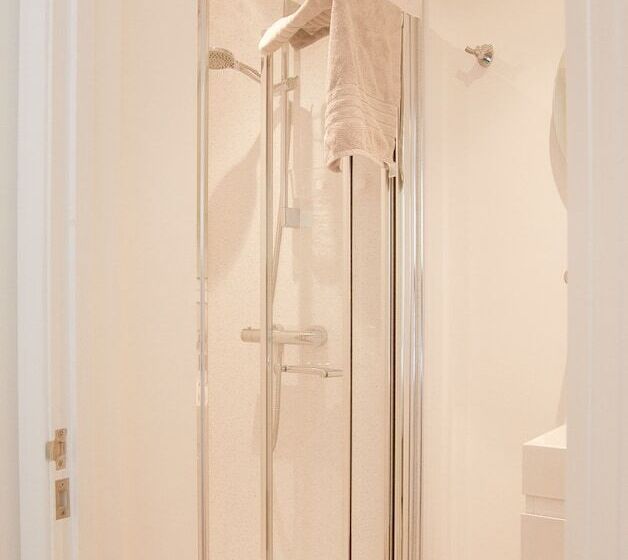 Malvern Holiday Garden Flat