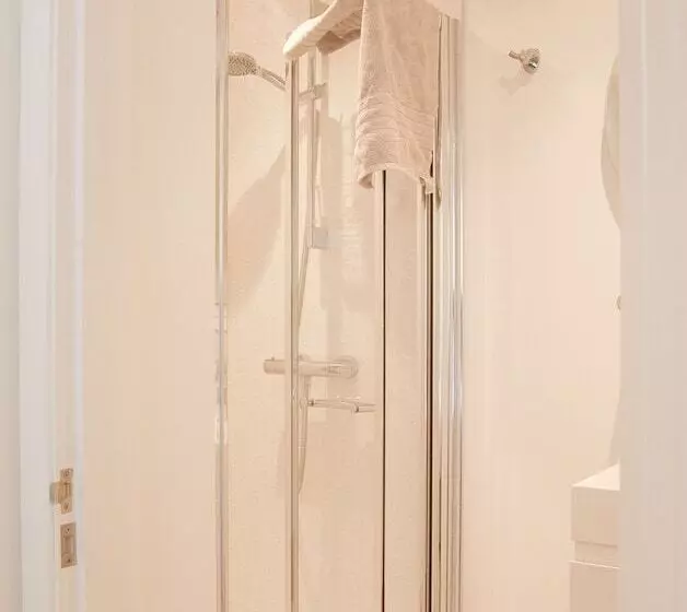 Malvern Holiday Garden Flat