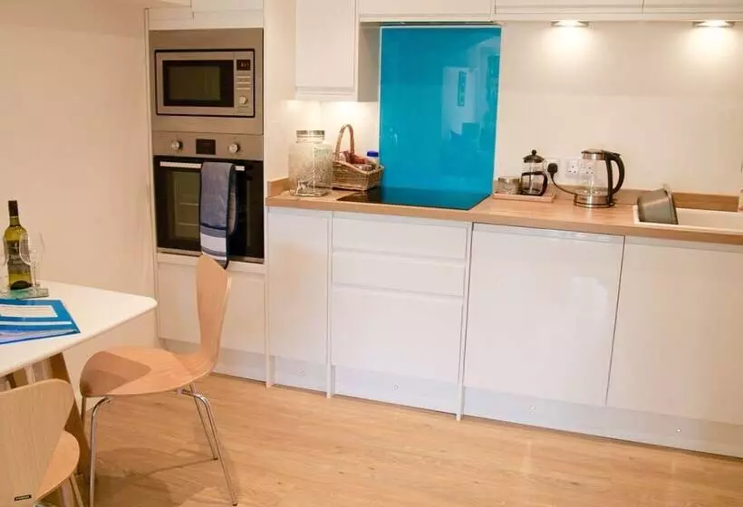 Malvern Holiday Garden Flat