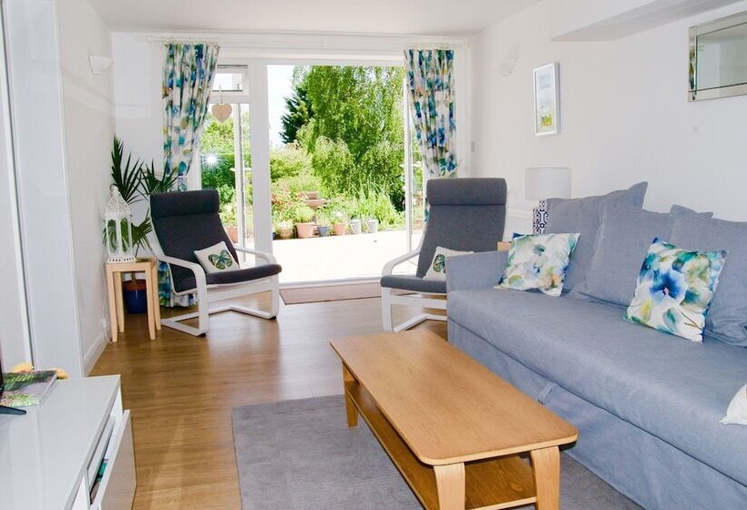 Malvern Holiday Garden Flat