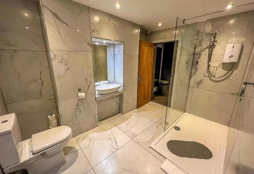 Majatalo Fountain House