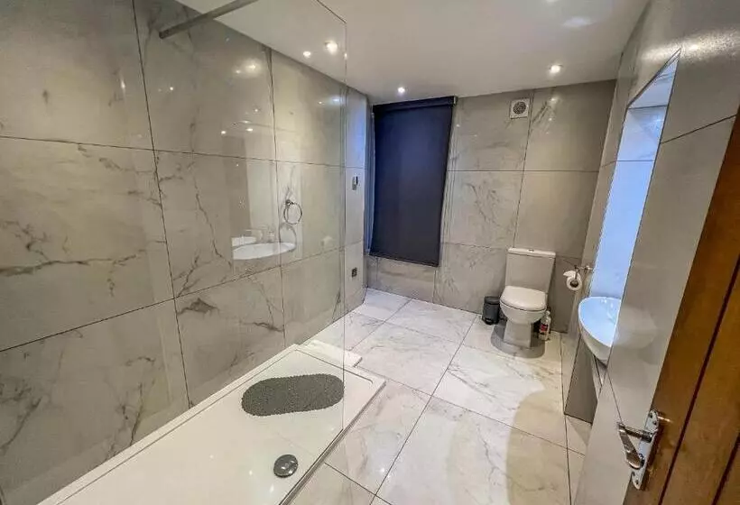 Majatalo Fountain House