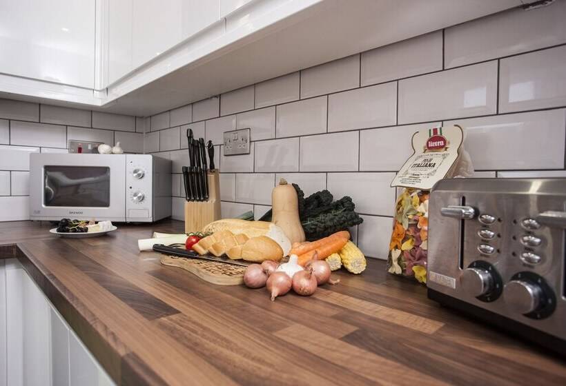 اقامتگاه Coniston Street