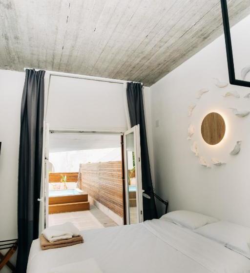 Hotel Mesanto Luxury Suites