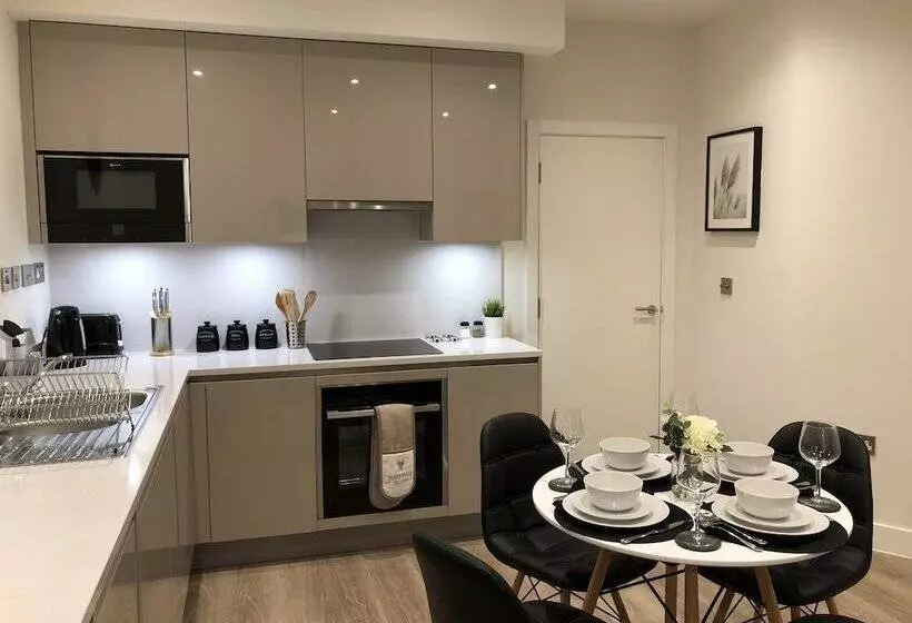 Modern Apartment By Creatick