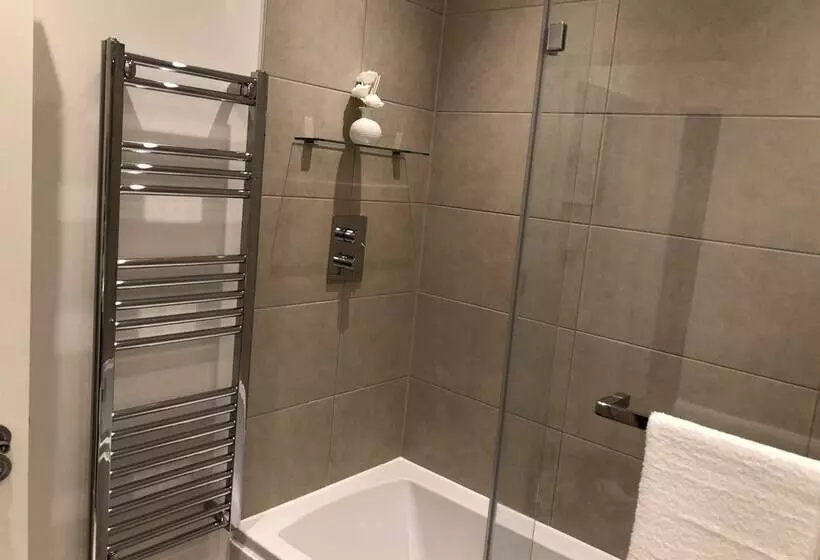 Modern Apartment By Creatick