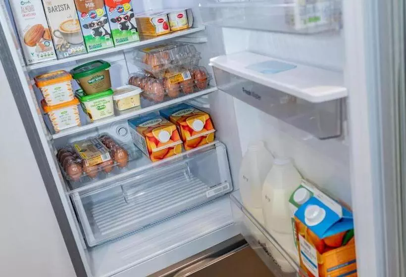 پانسیون Castlereagh Guest House