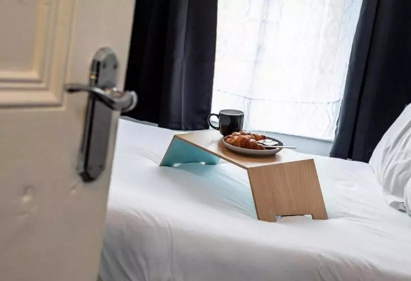 پانسیون Castlereagh Guest House