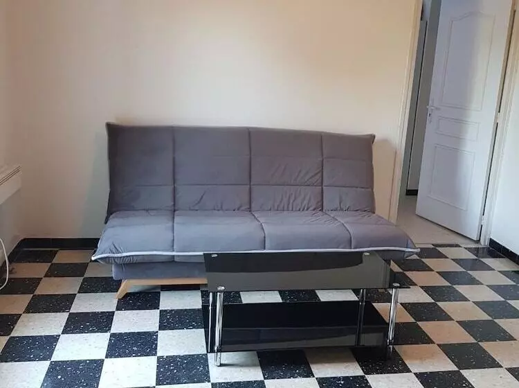 Majatalo En Pleine Nature à Nîmes Avec Piscine