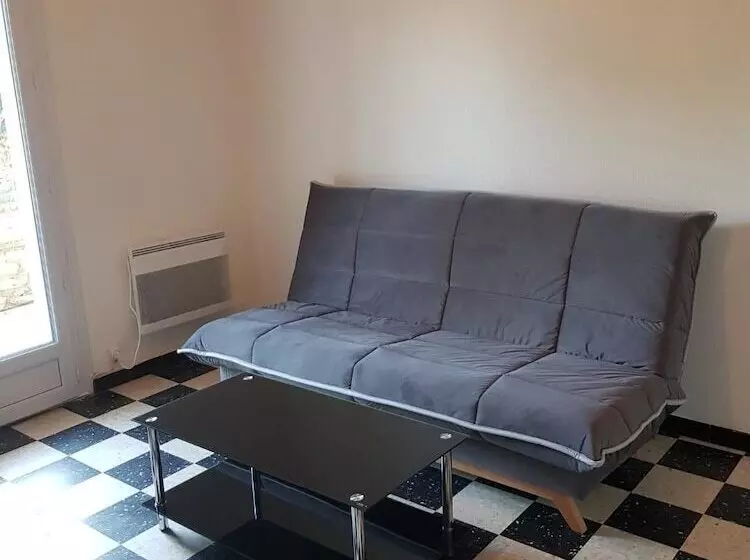 Majatalo En Pleine Nature à Nîmes Avec Piscine