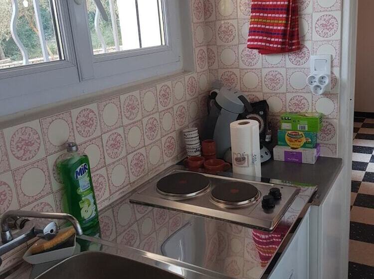 پانسیون En Pleine Nature à Nîmes Avec Piscine