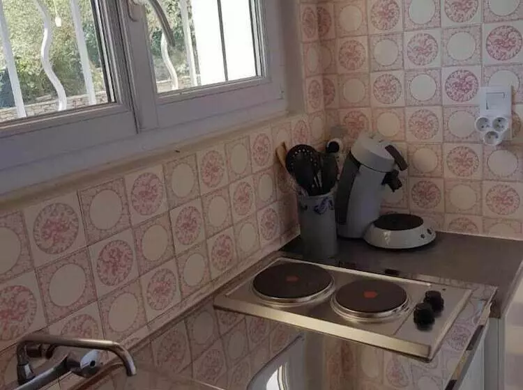 Majatalo En Pleine Nature à Nîmes Avec Piscine