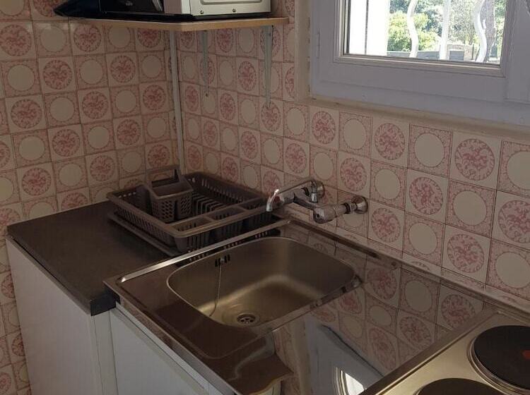 پانسیون En Pleine Nature à Nîmes Avec Piscine