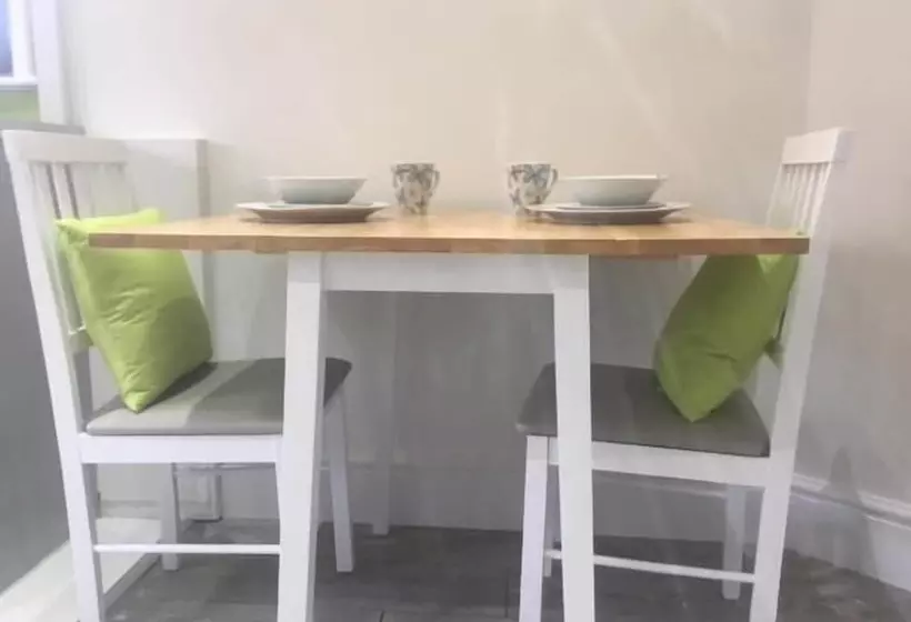 Majatalo Townhouse @ Westminster St