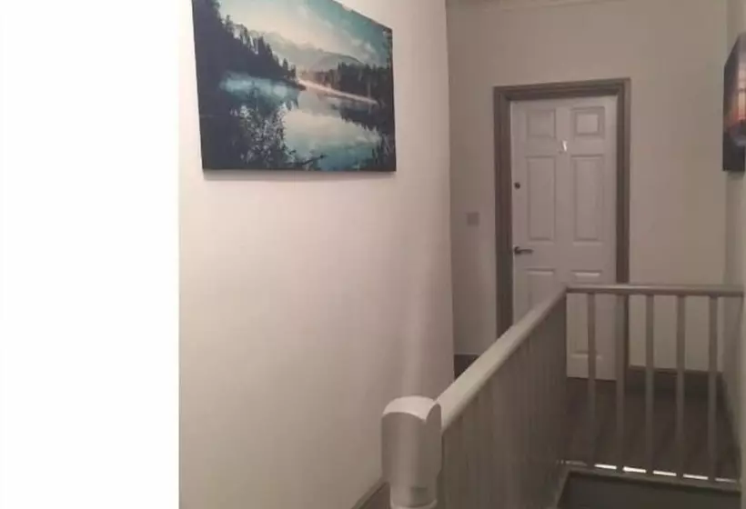 Majatalo Townhouse @ Westminster St