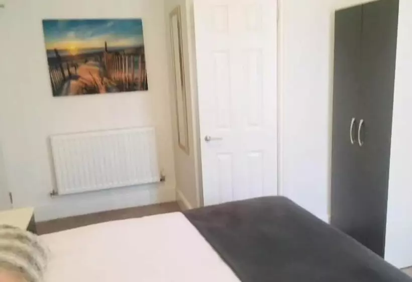 Majatalo Townhouse @ Westminster St