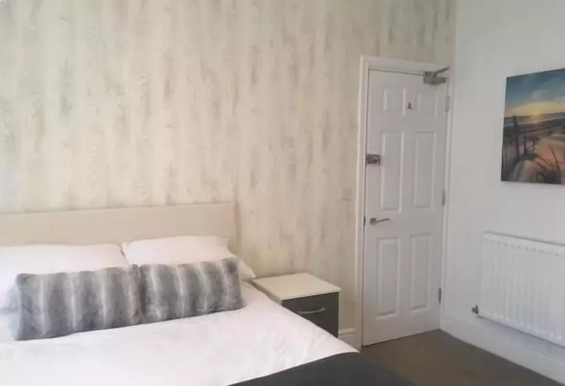 Majatalo Townhouse @ Westminster St