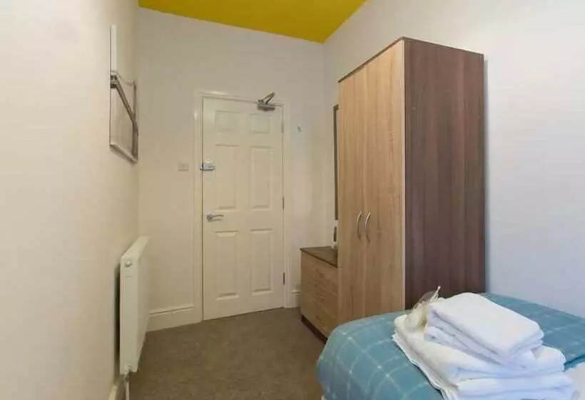 Majatalo Townhouse @ Westminster St