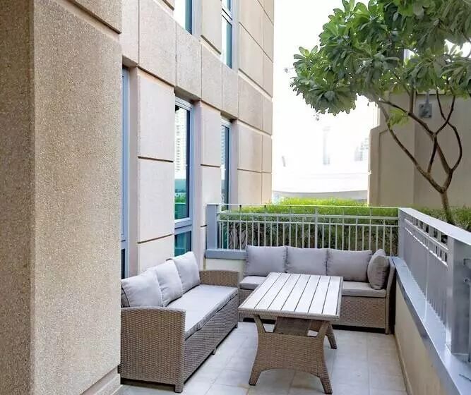 Bravoway Standpoint Tower B In Downtown