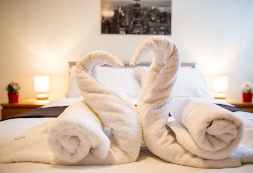 2 Bedroom Apartment, Castle Walk