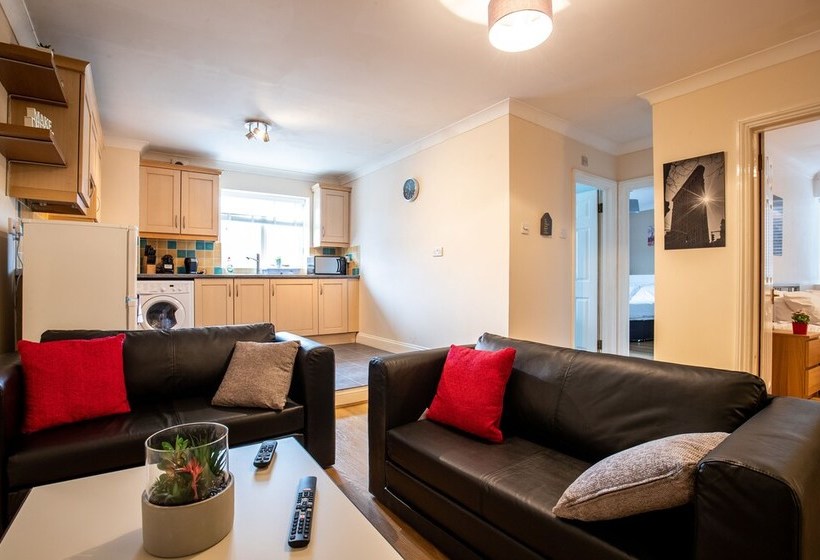 2 Bedroom Apartment, Castle Walk