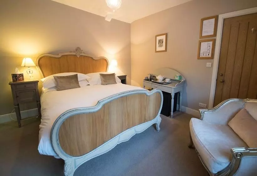 Majatalo Checkers Pantry With Rooms